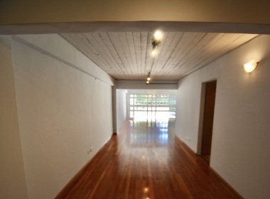 71E668ED-321A-4423-BB8A-1E28D5437E60_1_105_c